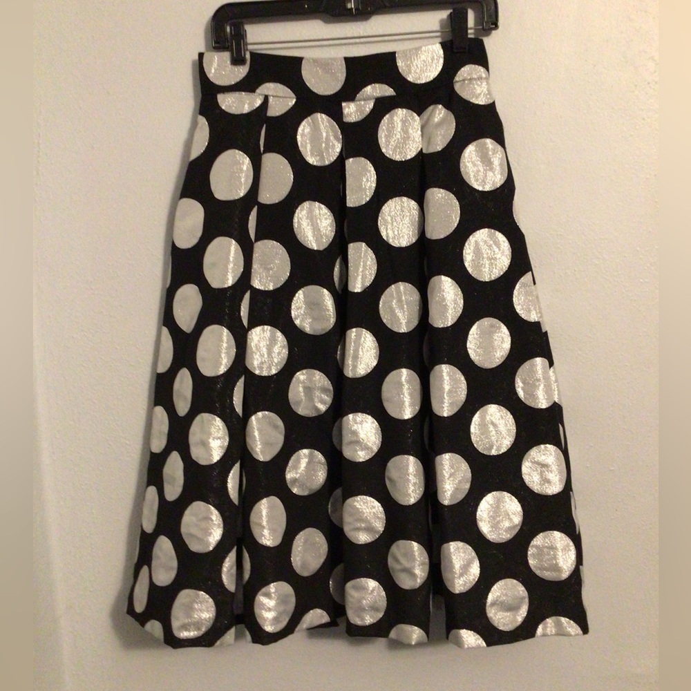 Ronnie Nicole Evening Woman’s Black and Silver Tea Length Skirt. Size 6.